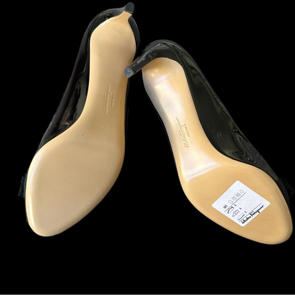 💥HP 💥 Salvatore Ferragamo Black Patent Leather Heels size 9 - Picture 9 of 11